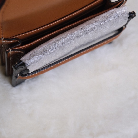 CELINE BUSINESS CARD HOLDER IN TRIOMPHE CANVAS AND LAMBSKIN
TAN - Picture 7 of 8